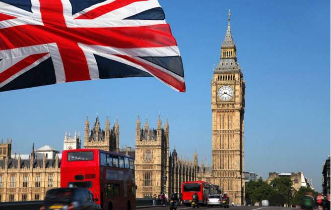 英国留学费用一年大概需要多少钱？